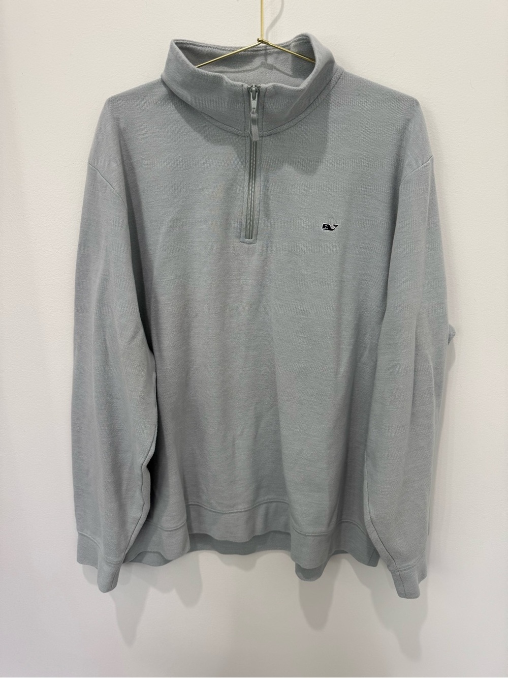 Vineyard Vines Men's Light Gray Quarter-Zip Pullover